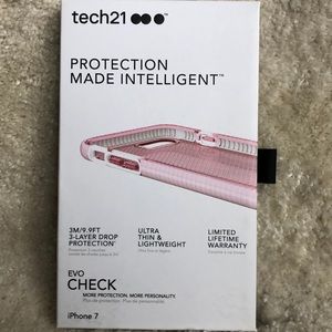 iPhone 7 phone case NWT Tech 21